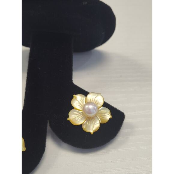 Yellow Mother of Pearl Flower Jackets & 7mm Pearl Stud Earrings Silver Posts GSJ - Picture 3 of 7